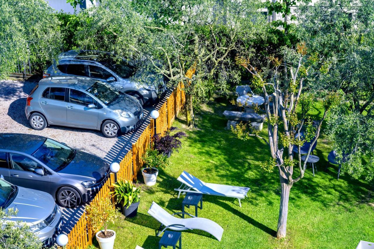 Nirvana Apartments Torbole Sul Garda Kültér fotó