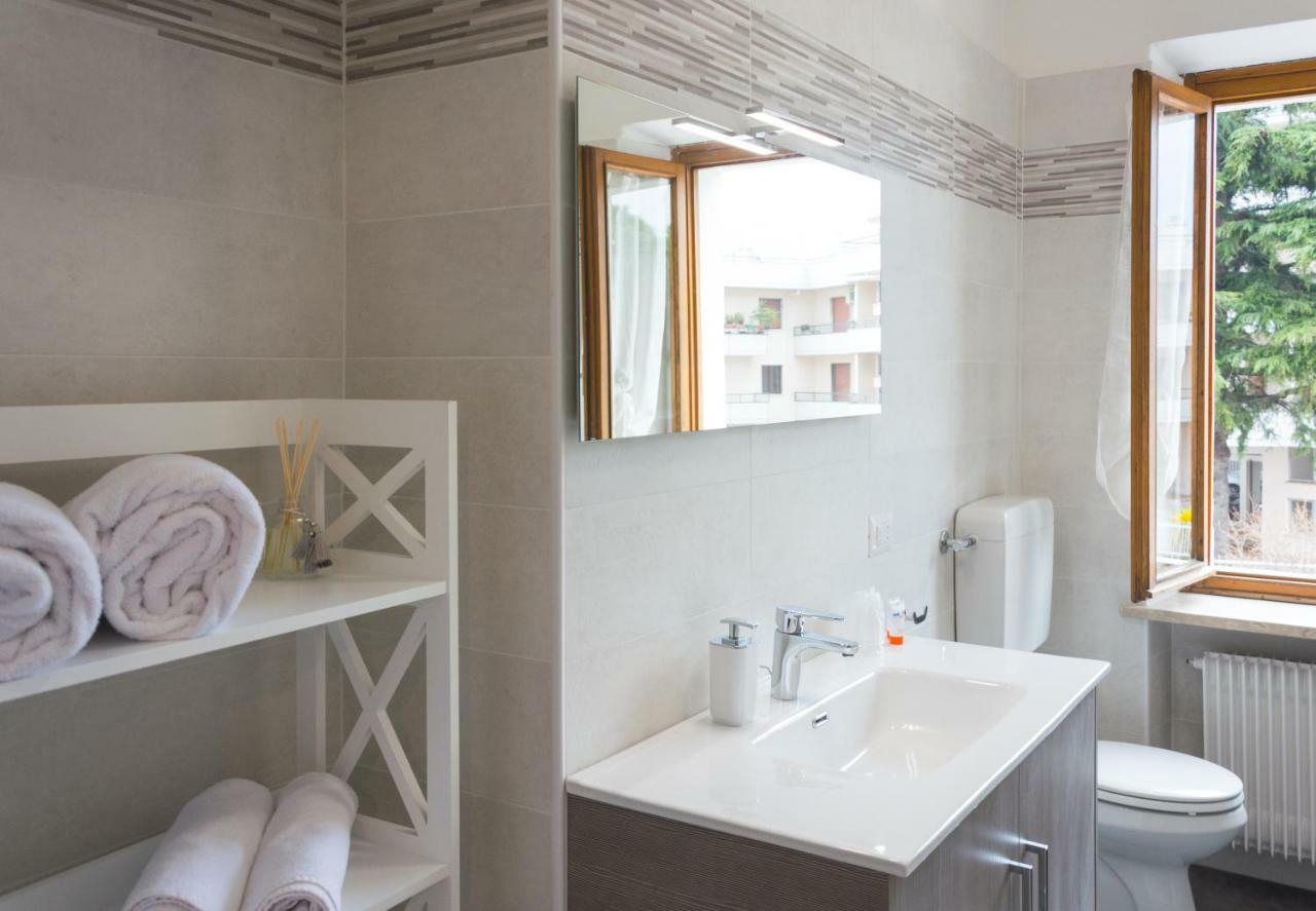 Nirvana Apartments Torbole Sul Garda Kültér fotó